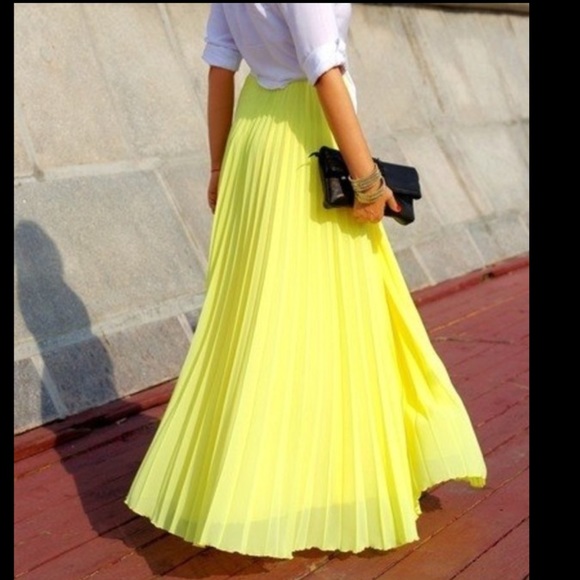 Victoria's Secret Dresses & Skirts - Victoria’s secret yellow pleated maxi skirt EUC
